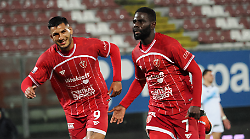 La doppietta di Kanoute e il ritorno al gol di Montevago trascinano il Perugia in zona playoff: Pineto ko 3-0 al Curi