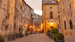 Narni, verifiche in corso nella zona della sede universitaria con forze dell'ordine e unità cinofile