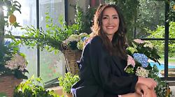 La primavera è arrivata e Caterina Balivo annuncia sui social un nuovo colore di capelli: "E' una cosa molto carina di lavoro, poi vi dirò"