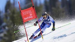Federica Brignone shock, grave caduta ai campionati di sci: frattura di tibia e perone