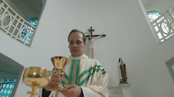 Francesco. Il papa della gente stasera in tv giovedì 3 aprile su Canale 5: la miniserie dedicata alla vita del pontefice 