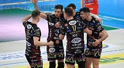 Super Sir contro la Lube: gara 1 di semifinale scudetto è presa (3-0)