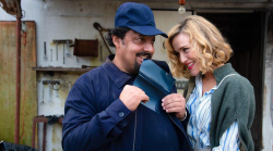 Una commedia pericolosa stasera in tv mercoledì 9 aprile su Rai 1: trama e cast del film con Enrico Brignano