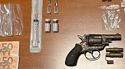 Città della Pieve, trovato  con droghe, anabolizzanti e una pistola. In manette 29enne 