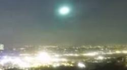Bolide luminoso sopra l'Umbria, tante segnalazioni da Perugia: cosa era? Un meteorite. Il video 