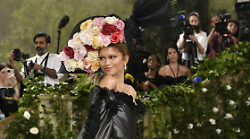 Il Met Gala 2025 si avvicina. Ecco tutto quello che c'è da sapere: il tema,  gli invitati e cosa aspettarsi dai look del red carpet 
