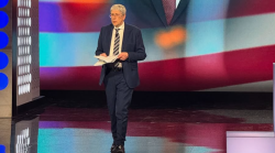 Fuori dal coro con Mario Giordano celebra il ricordo di Papa Francesco. Focus poi sul caso inquietante di Mestre