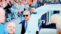 Chi è il gendarme del Vaticano con origini aretine che ha sollevato il bambino per la carezza di Papa Francesco a Pasqua