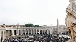 Addio Papa Francesco, i funerali in piazza San Pietro: dalla cerimonia al corteo, fino alla sepoltura