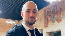 Assisi, quadro con ritratto di un'attrice venduto a 30 euro. Imprenditrice ora rischia di pagarne 50 mila
