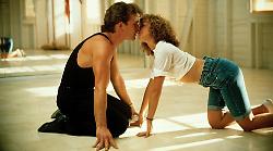 Dirty dancing stasera in tv mercoledì 30 aprile su Rai 1: trama e cast del cult sulla storia d'amore tra Baby e Johnny Castle