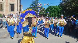 Gran finale alla Festa del Tulipano: un tripudio di luci e colori tra carri allegorici e tradizioni