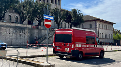Assisi, incendio al parcheggio Matteotti: rilievi per valutare la riapertura del piano esterno 