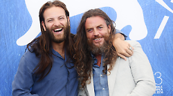 Mirko Frezza e l'amicizia con Alessandro Borghi: "Ha creduto in me e mi ha aiutato". L'attore romano è uno dei naufraghi de L'isola dei famosi: ecco chi è e in quali film ha recitato