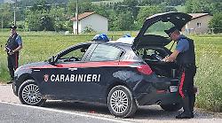 Gubbio, tampona un'auto e non si ferma all'alt dei carabinieri. Denunciato conducente di un furgone