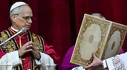 Papa Leone XIV, così le reazioni del vescovo Migliavacca, del sindaco Ghinelli e del presidente di Rondine cittadella della pace Vaccari