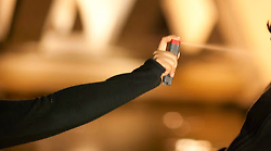 Risse con spray al peperoncino, rapine e disordini: chiusura di 15 giorni per un locale di Perugia 