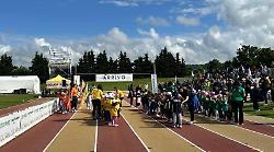 Città di Castello, bambini e genitori insieme alla pista di atletica per le mini olimpiadi 