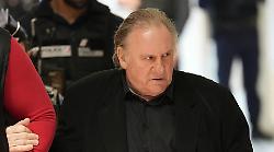 Gérard  Depardieu condannato per molestie sessuali: 18 mesi con la condizionale per la star del cinema francese