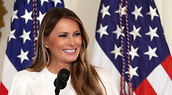 Melania Trump e la strategia del silenzio: cosa nasconde davvero la First Lady più riservata. L’eredità divide la famiglia e lei prepara Barron alla fuga dal caos