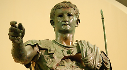 "AntiquAmeria", la statua bronzea del Germanico e un autentico castrum al centro della due giorni ad Amelia
