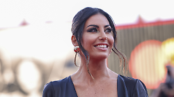 Elisabetta Gregoraci a ruota libera su Flavio Briatore. Dal primo provino a Striscia la notizia, quando preferirono Canalis. E quel consiglio di Pippo Baudo