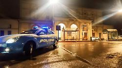 Perugia, a Fontivegge rapina passante minacciandolo con una bottiglia. La polizia intercetta e denuncia un 43enne tunisino