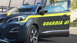 Oro di contrabbando, 4 denunciati e altro sequestro della Finanza: metallo e soldi confiscati (da inizio anno 1,3 milioni) andranno all'asta