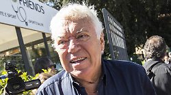 Nicola Pietrangeli, quel primo torneo in un campo di prigionia e il premio ricavato da una bomba. Dagli inizi a tutti i record del tennis italiano