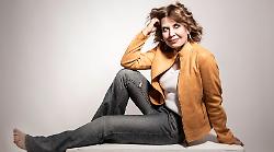 Perugia,  l'ironia tagliente di Sabina Guzzanti protagonista all'arena del Barton Park