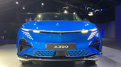 Svelata l'A390, l'anima di Alpine in una sport fastback 100% elettrica: tre motori, da 400 o 470 cv