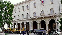 Perugia si veste di tricolore per il 2 giugno: cerimonia solenne all’Ara Pacis e onorificenze in Prefettura. Ecco tutti i nomi

