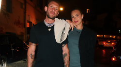 Georgios Frangulis, chi è il fidanzato di Aryna Sabalenka: l'azienda Oakberry, la carriera da pilota, la storia d'amore con la tennista 