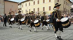 Quintana di Foligno, oggi in piazza è sfida per il Pistillo d'Argento 