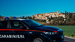 Ritrova un portafoglio con 3500 euro e lo restituisce: il bel gesto di un sedicenne commuove un anziano