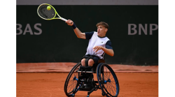 Roland Garros, il giovane campione che impressiona pi&ugrave; di Sinner e Alcaraz: cos&igrave; schiaccia sulla vita. Maximilian Taucher fenomeno in carrozzina