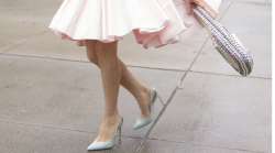 And Just Like That: Carrie Bradshaw ha un nuovo brand di scarpe preferito, ed è italiano