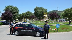 Deruta, aspetta l'ex compagna sotto casa e la picchia con una bicicletta che poi utilizza per scappare 