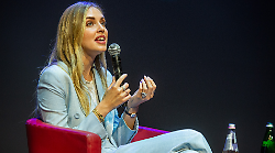 Pandoro gate, Chiara Ferragni finisce tra le tracce dell'esame di maturità: ecco in quale paese 