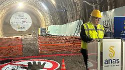 Abbattuto l'ultimo diaframma della galleria Casacastalda sulla Perugia-Ancona. Cantiere concluso entro primavera 2026