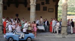 A 9 anni disse: "Mi sposerò qui". Favole che diventano realtà sotto e sopra alla torre del Cassero: scene da due matrimoni