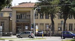 L'ex scuola elementare Garibaldi di Città di Castello sarà demolita. Dubbi dell'opposizione sul progetto di piazza Burri