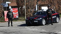 Colpo davanti al supermercato, rubano la borsa sul sedile dell'auto mentre la donna carica la spesa nel bagagliaio. I Carabinieri denunciano tre peruviani