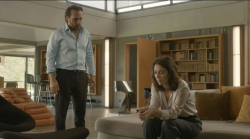 La casa dei misteri arriva la serie tv franco-belga su Rai 2, domenica 15 giugno: una coppia viene aggredita da un uomo incappucciato. Scopri le anticipazioni