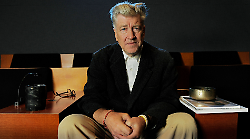David Lynch, i cimeli del regista finiscono all'asta: la sua sedia venduta per 91mila dollari