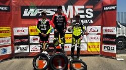 L'orvietano Ubaldini è sul podio a Modena in Moto 4, Team Pileri Terni in festa