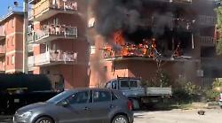 Incendio in una palazzina a Tavernelle, udite alcune esplosioni: feriti due anziani 