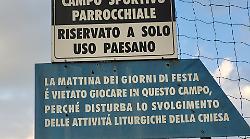 Arezzo, "Campo riservato solo ad uso paesano" l'avviso allo stadio dell'ex parroco che fa ancora sorridere