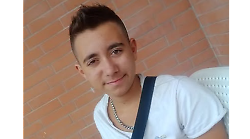 Addio a Lorenzo, 17 anni, dopo la caduta in moto. L'omaggio che commuove: "Ti aspetterò perché sei tu che porti il sole"