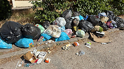 Perugia e Foligno: proteste per i rifiuti abbandonati 